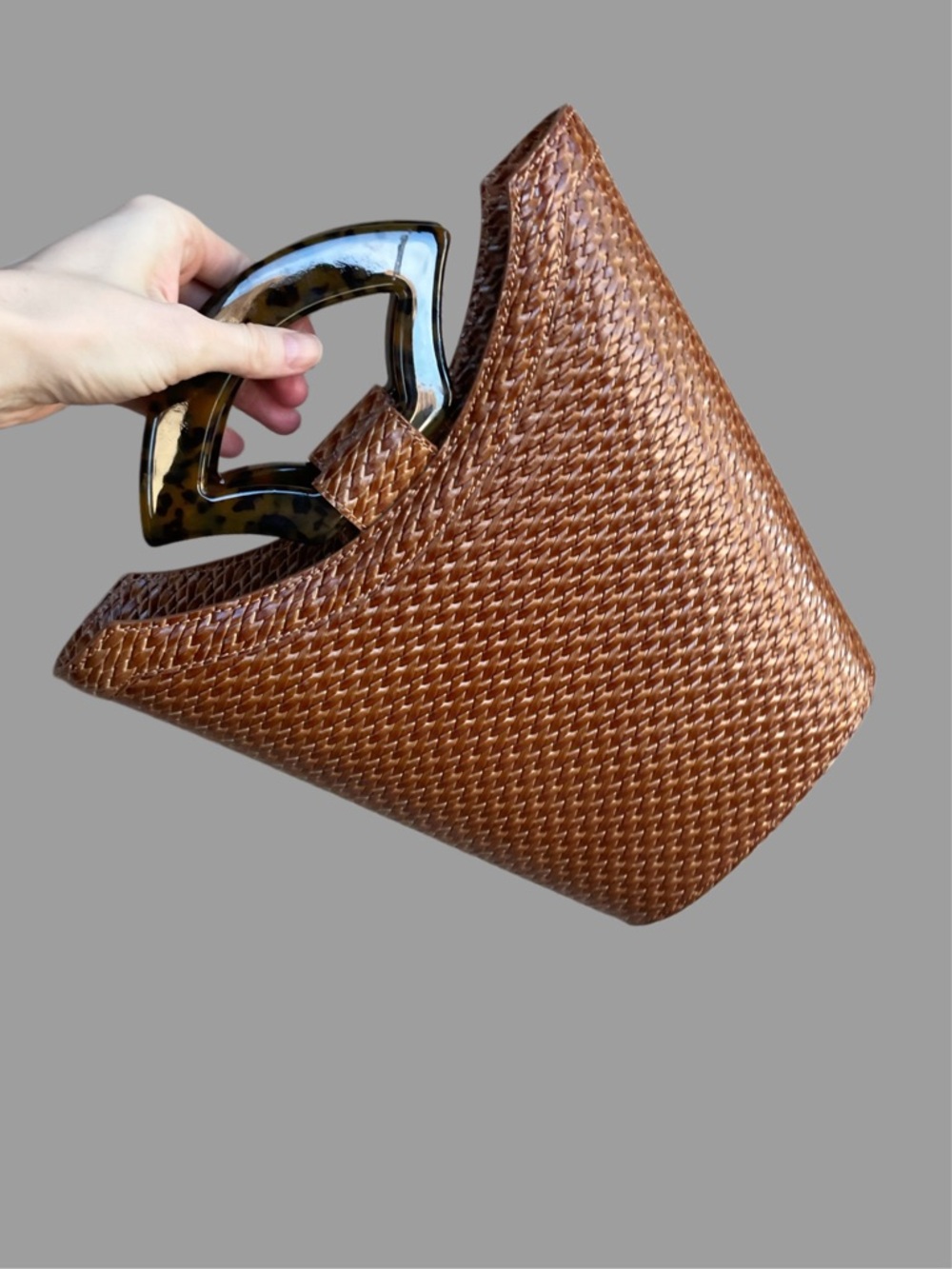 USISI SISTER Brown Woven Leather Tortoise Resin Handle Rollo Bucket Tote Bag